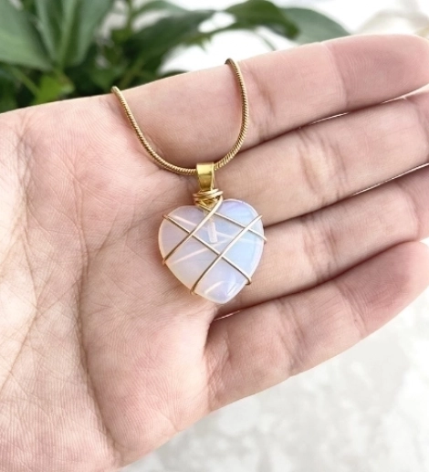 1678699714192740352 (1)